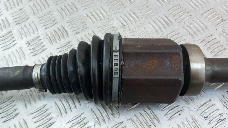 Полуось передняя правая