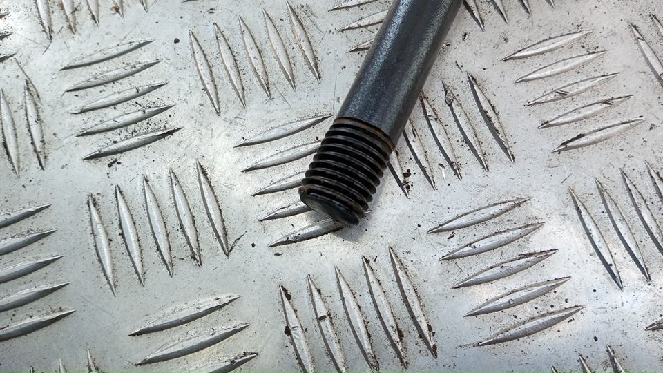 Крюк буксировочный