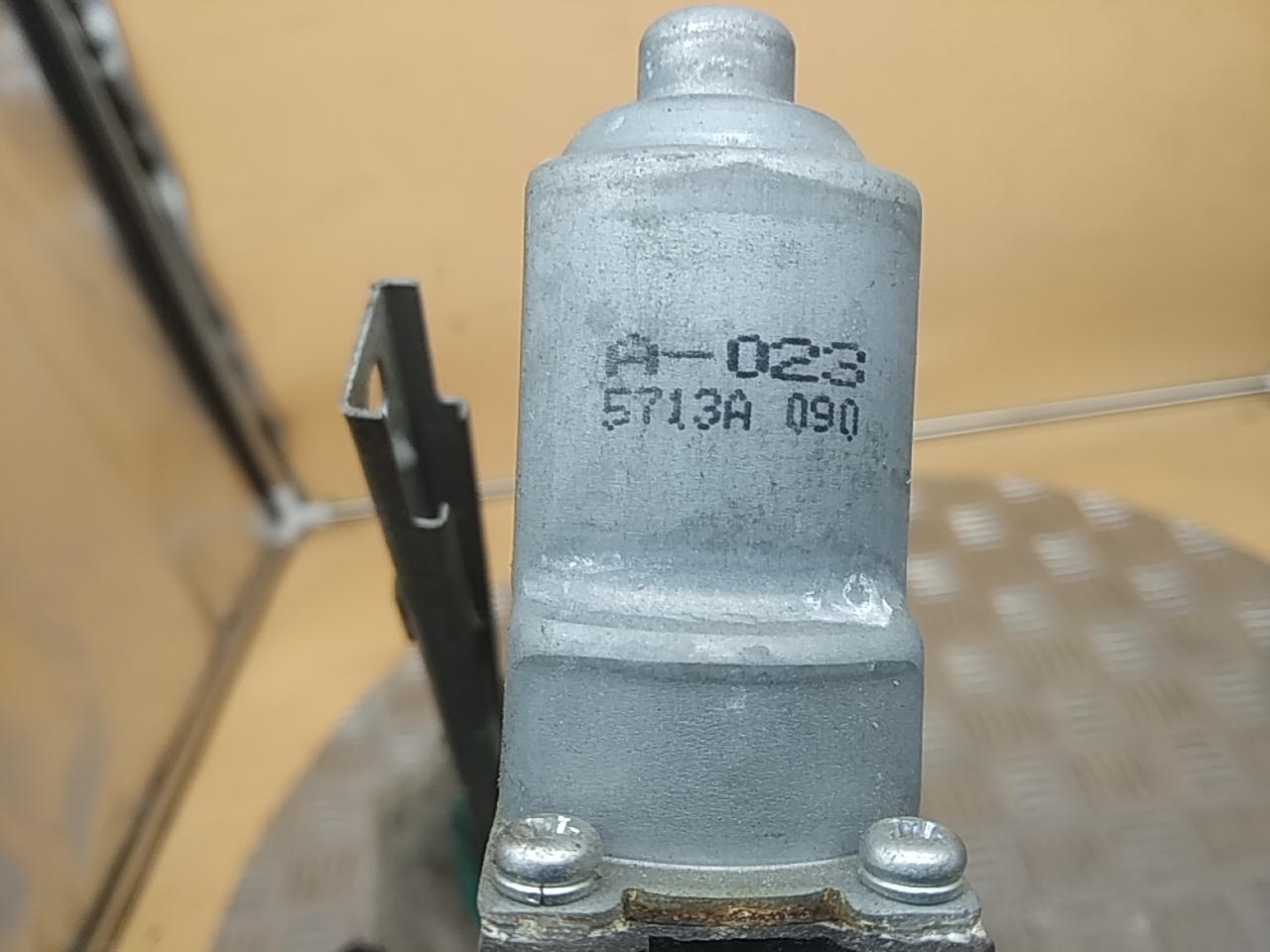 Стеклоподъемник электр. передний правый