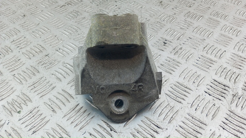 Кронштейн двигателя задний