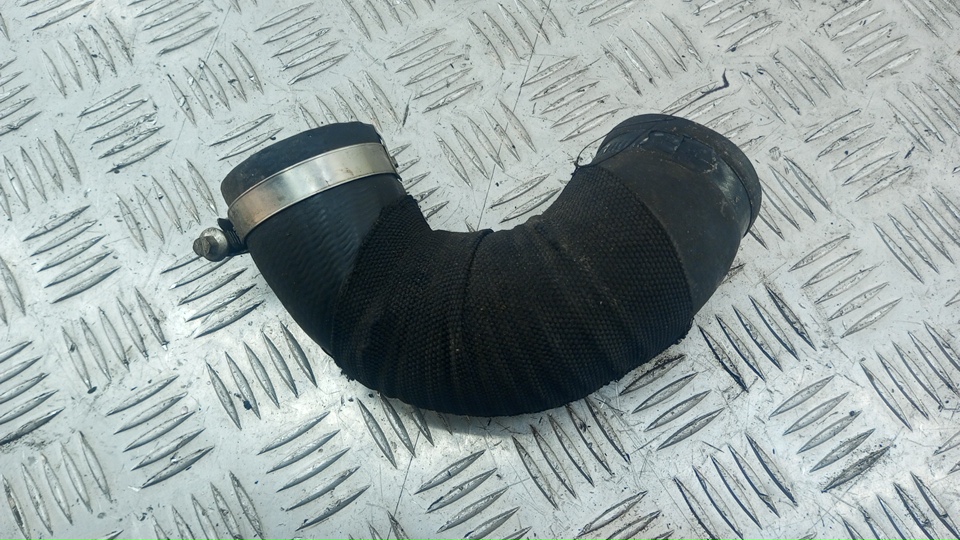 Патрубок интеркулера