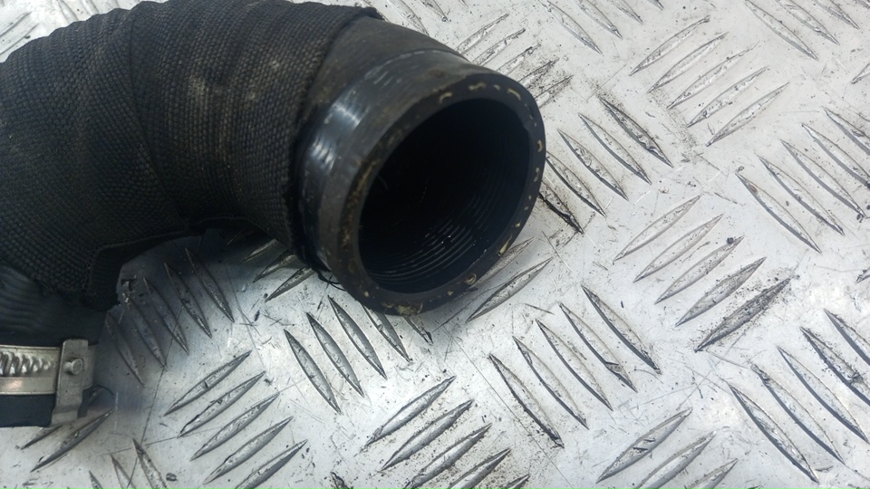 Патрубок интеркулера