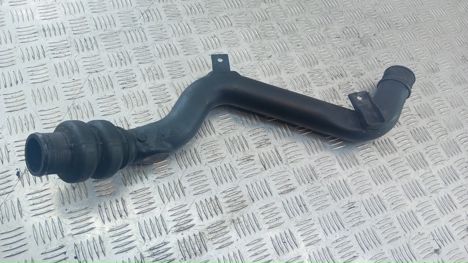 Патрубок интеркулера