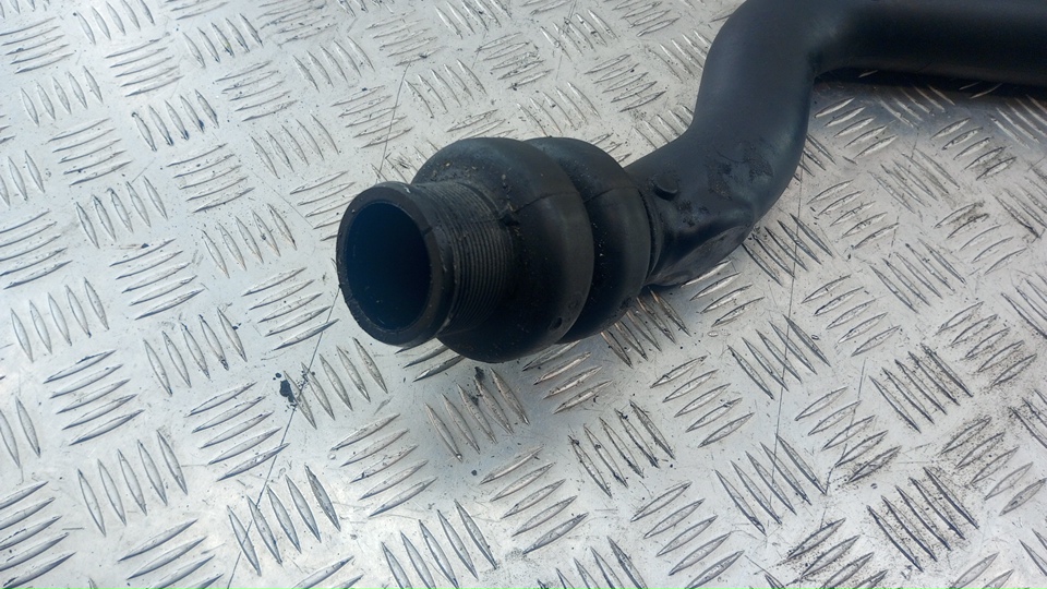 Патрубок интеркулера