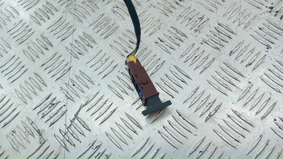 Кнопка блокировки дифференциала