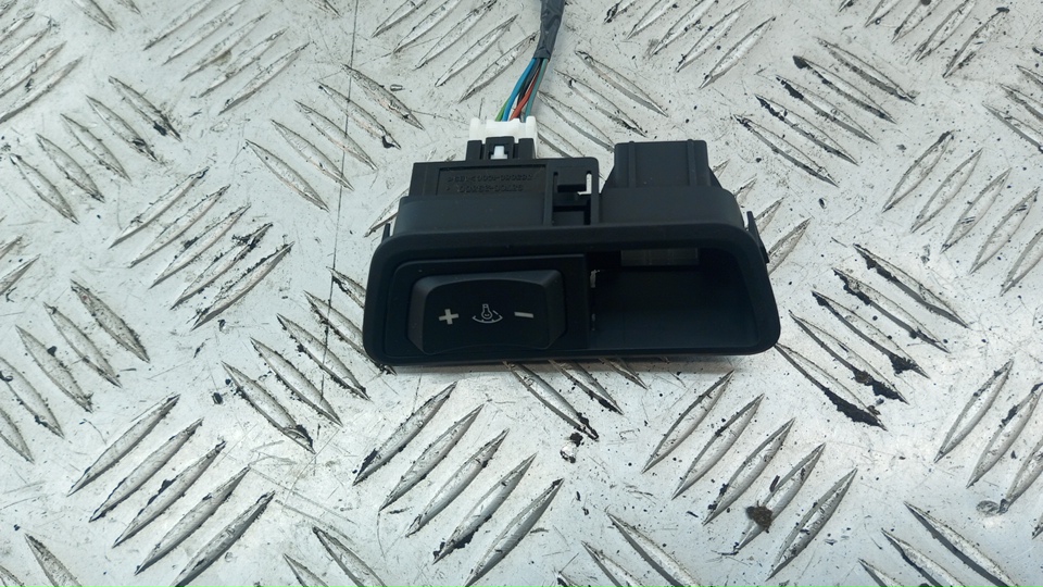 Кнопка освещения панели приборов