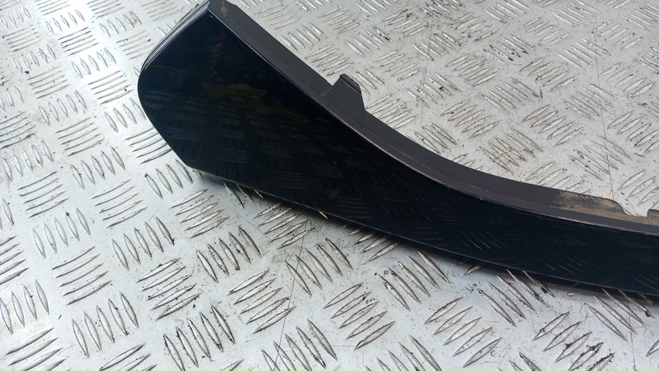 Накладка переднего бампера