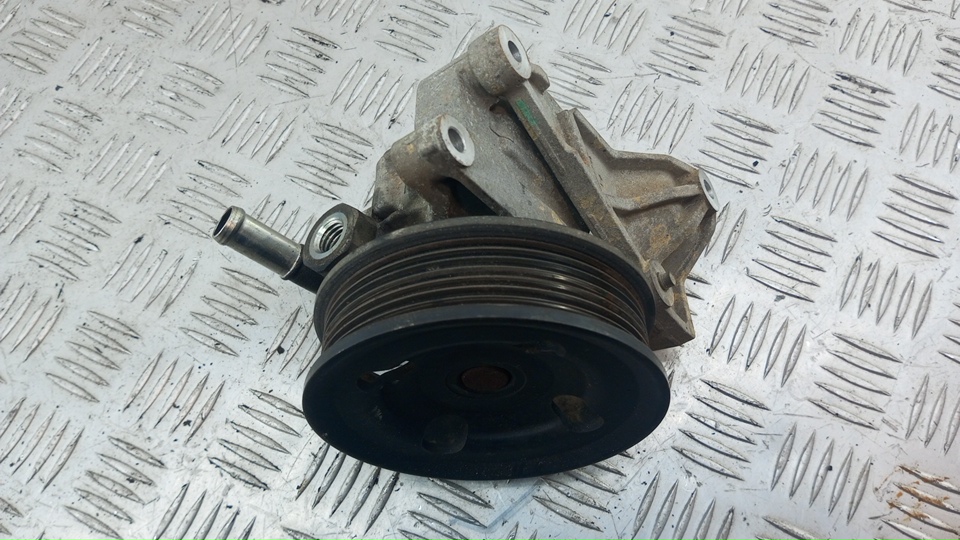 Насос ГУР (гидроусилитель руля)