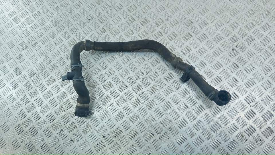 Патрубок радиатора