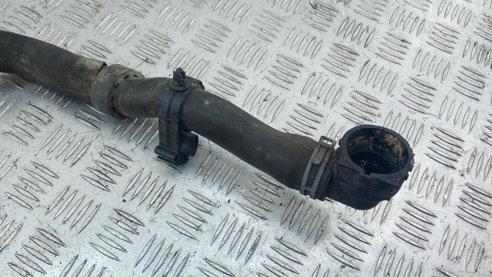 Патрубок радиатора