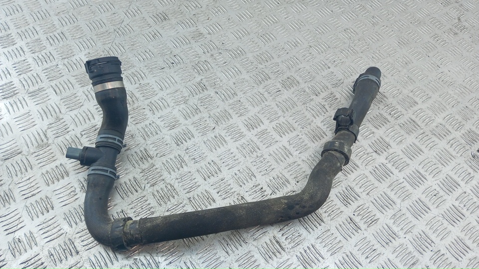 Патрубок радиатора