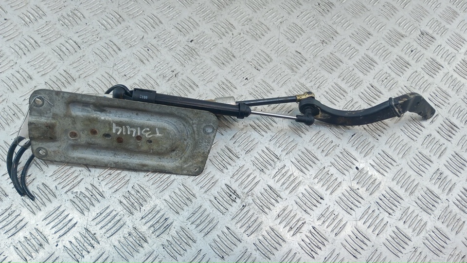 Механизм подъема двери багажника