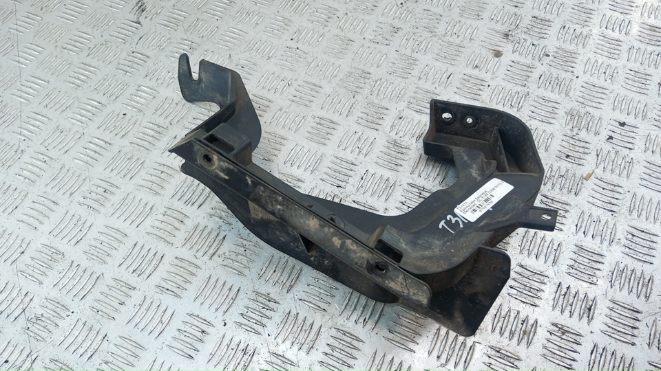 Кронштейн заднего бампера левый