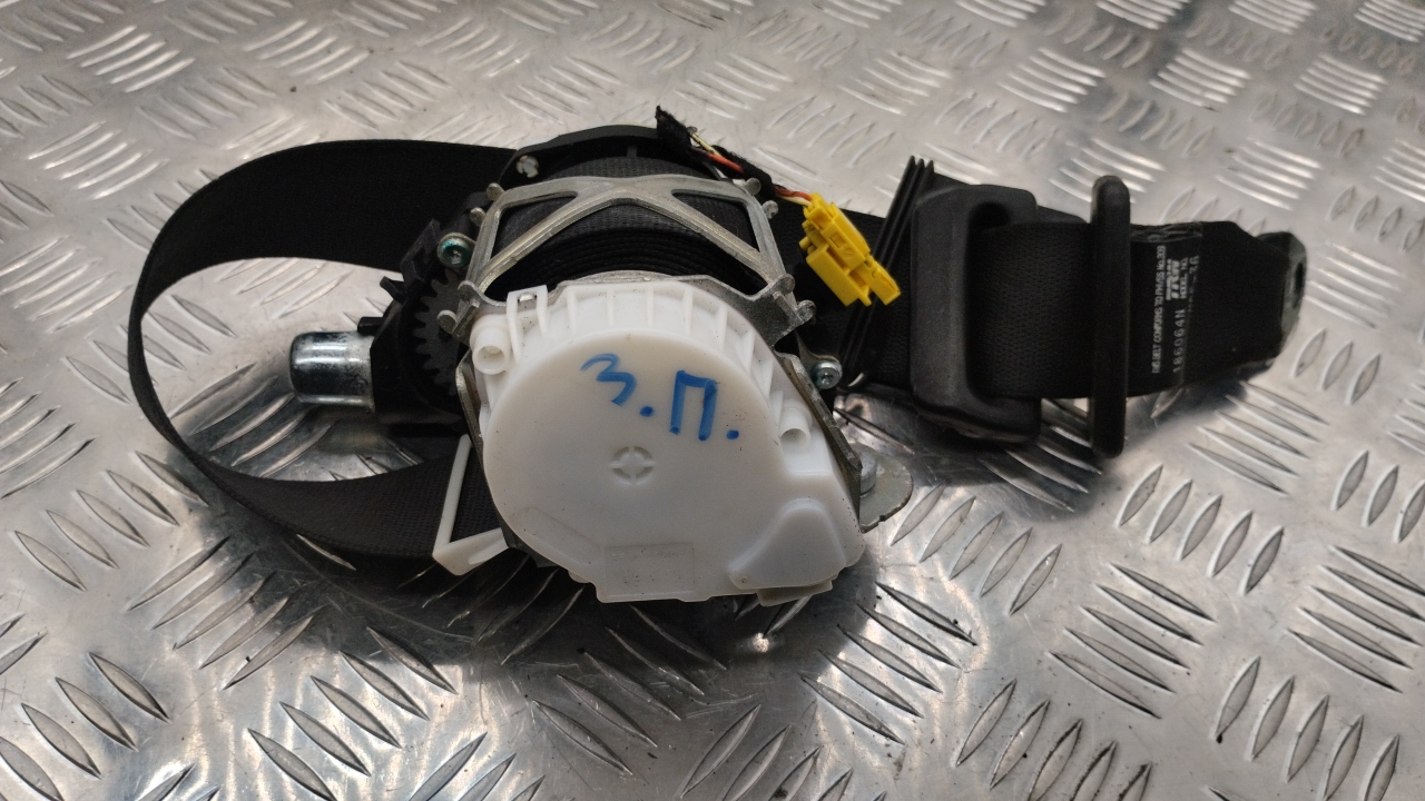 Ремень безопасности с пиропатроном