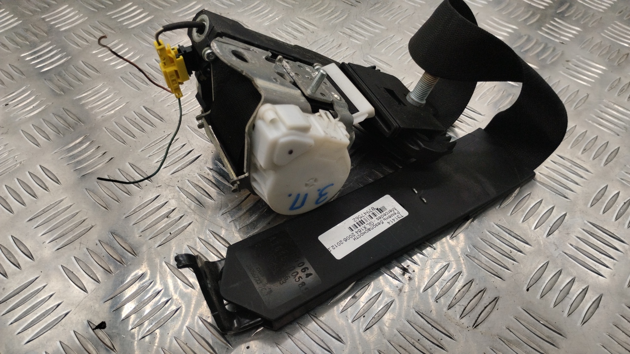 Ремень безопасности с пиропатроном