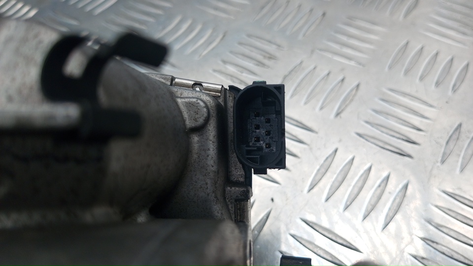 Заслонка дроссельная электрическая