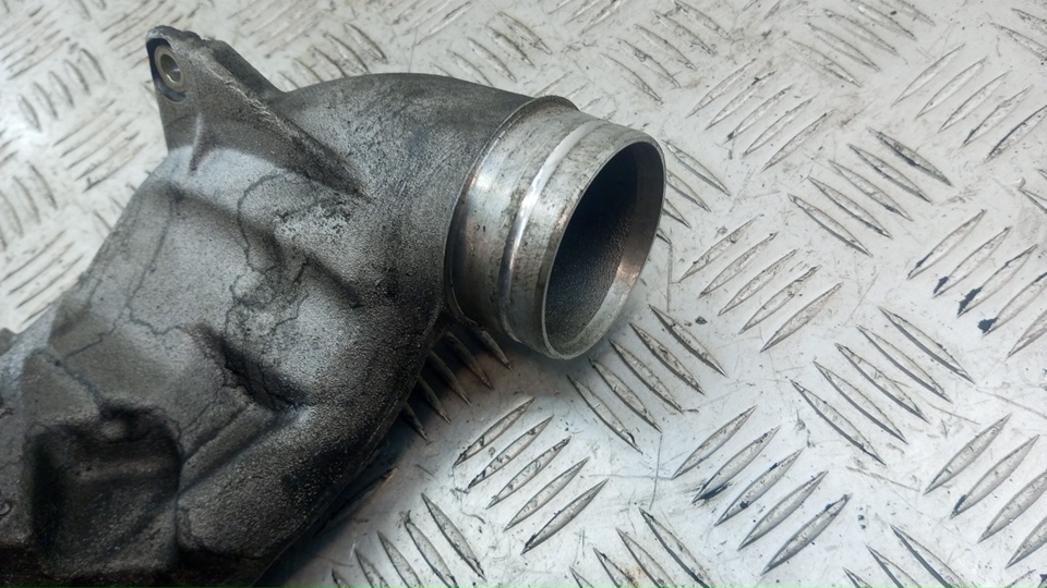 Патрубок интеркулера