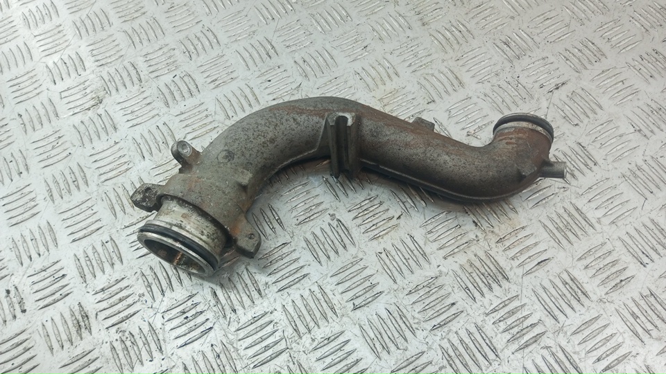 Патрубок интеркулера