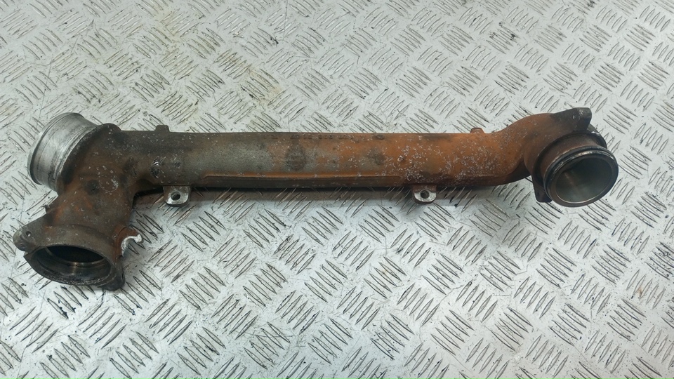 Патрубок интеркулера