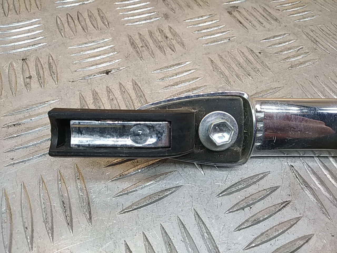 Ручка двери передней наружная правая