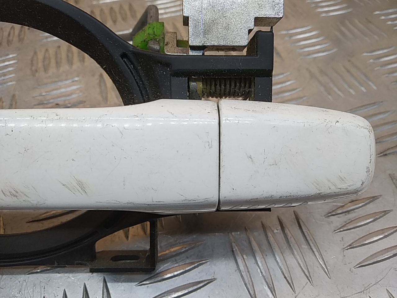 Ручка двери задней наружная левая