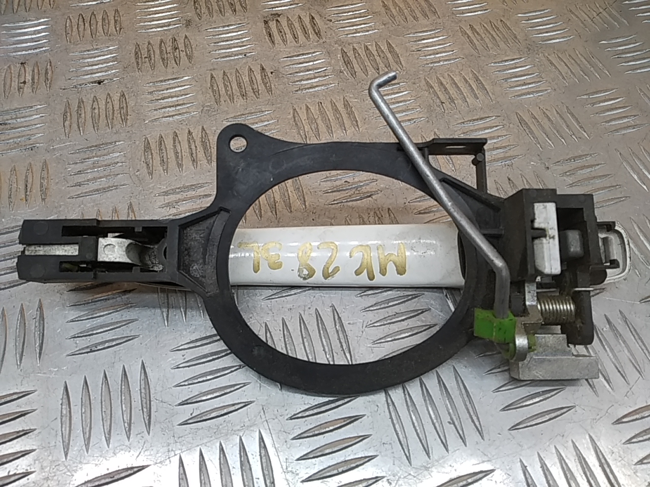 Ручка двери задней наружная левая