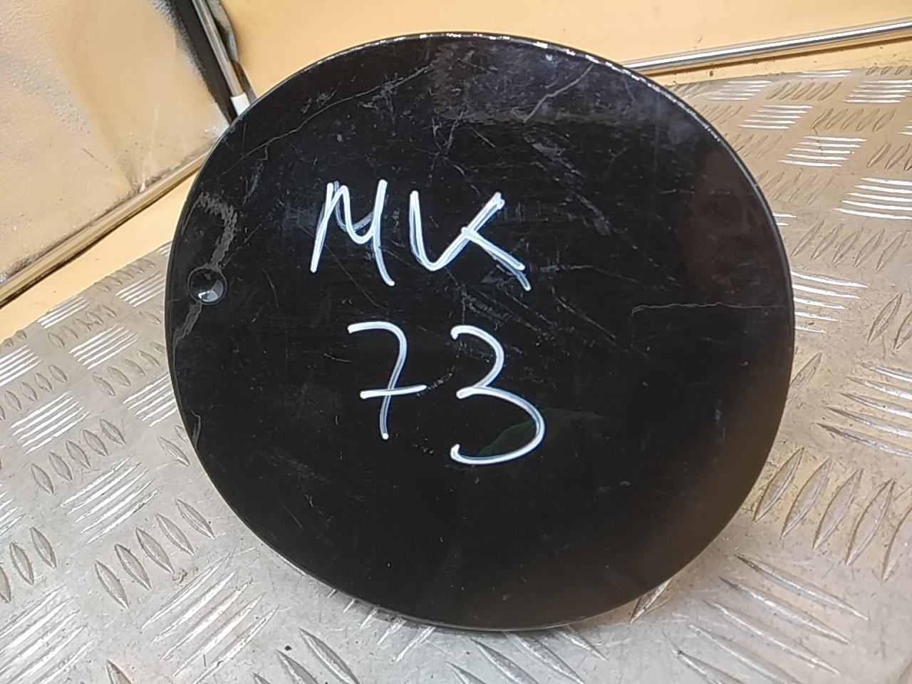 Лючок бензобака