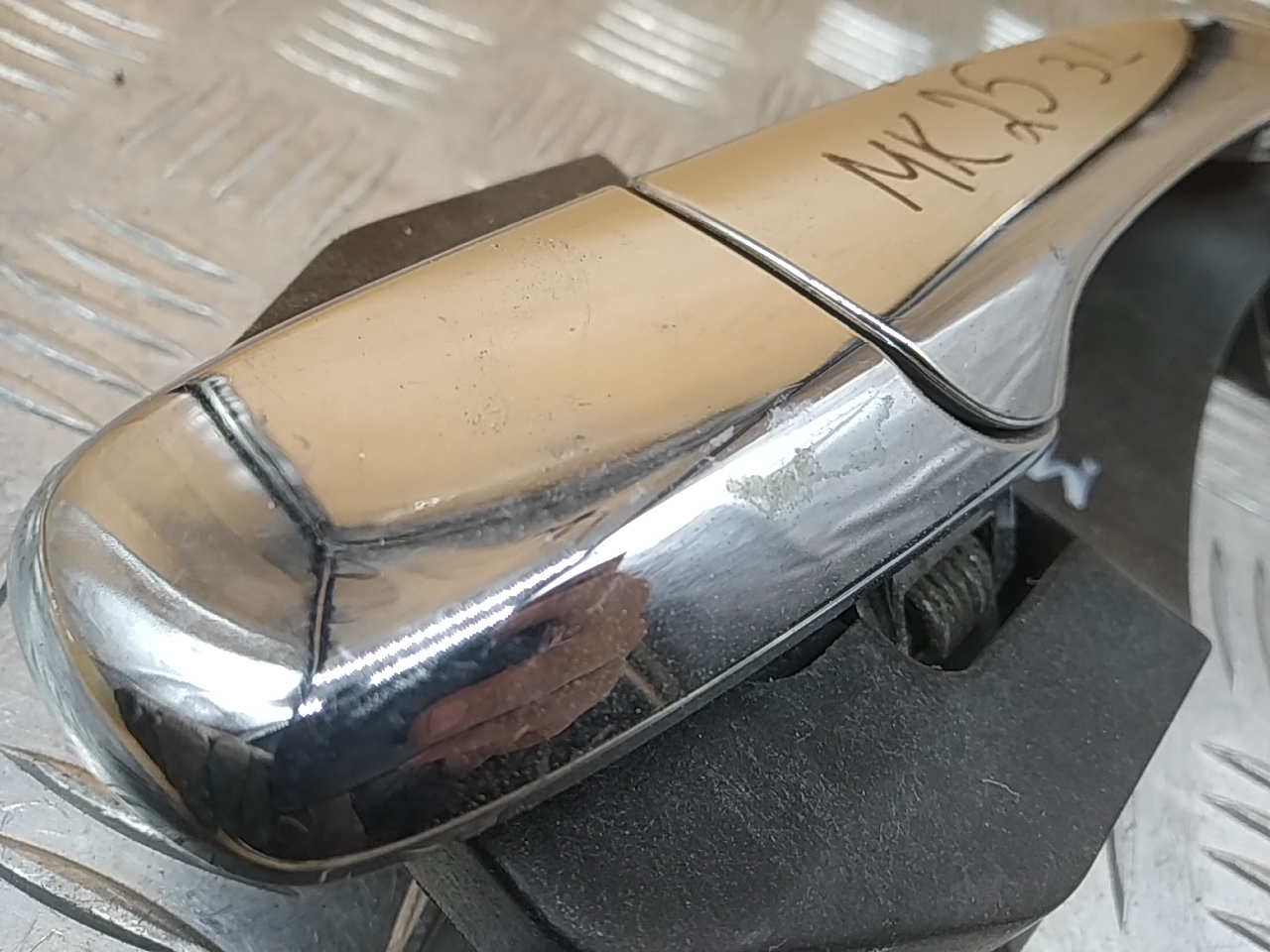 Ручка двери задней наружная левая