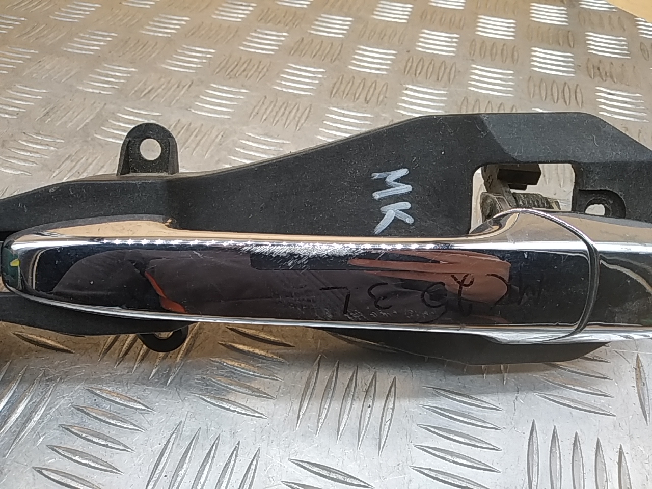 Ручка двери задней наружная левая