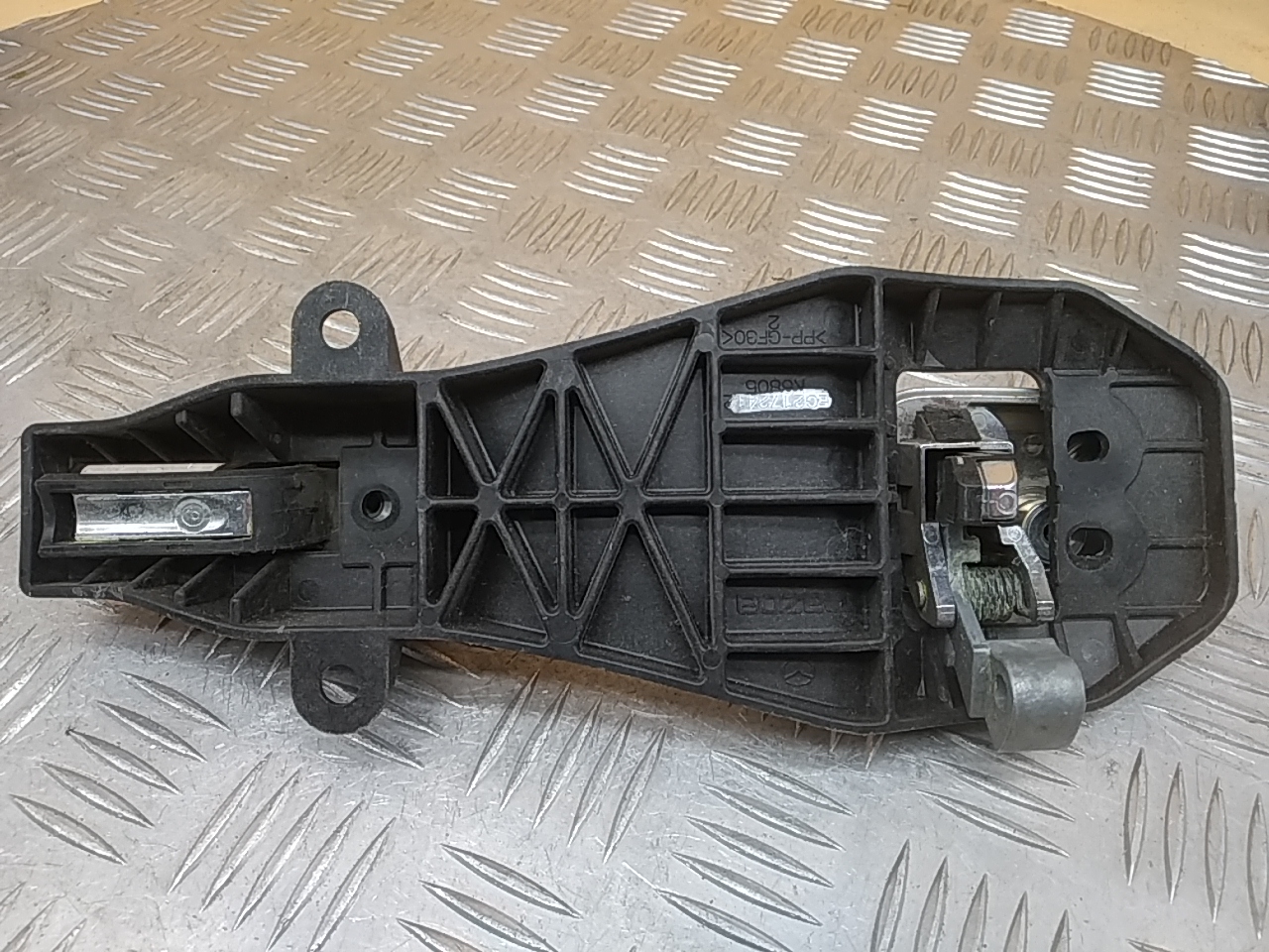 Ручка двери задней наружная левая