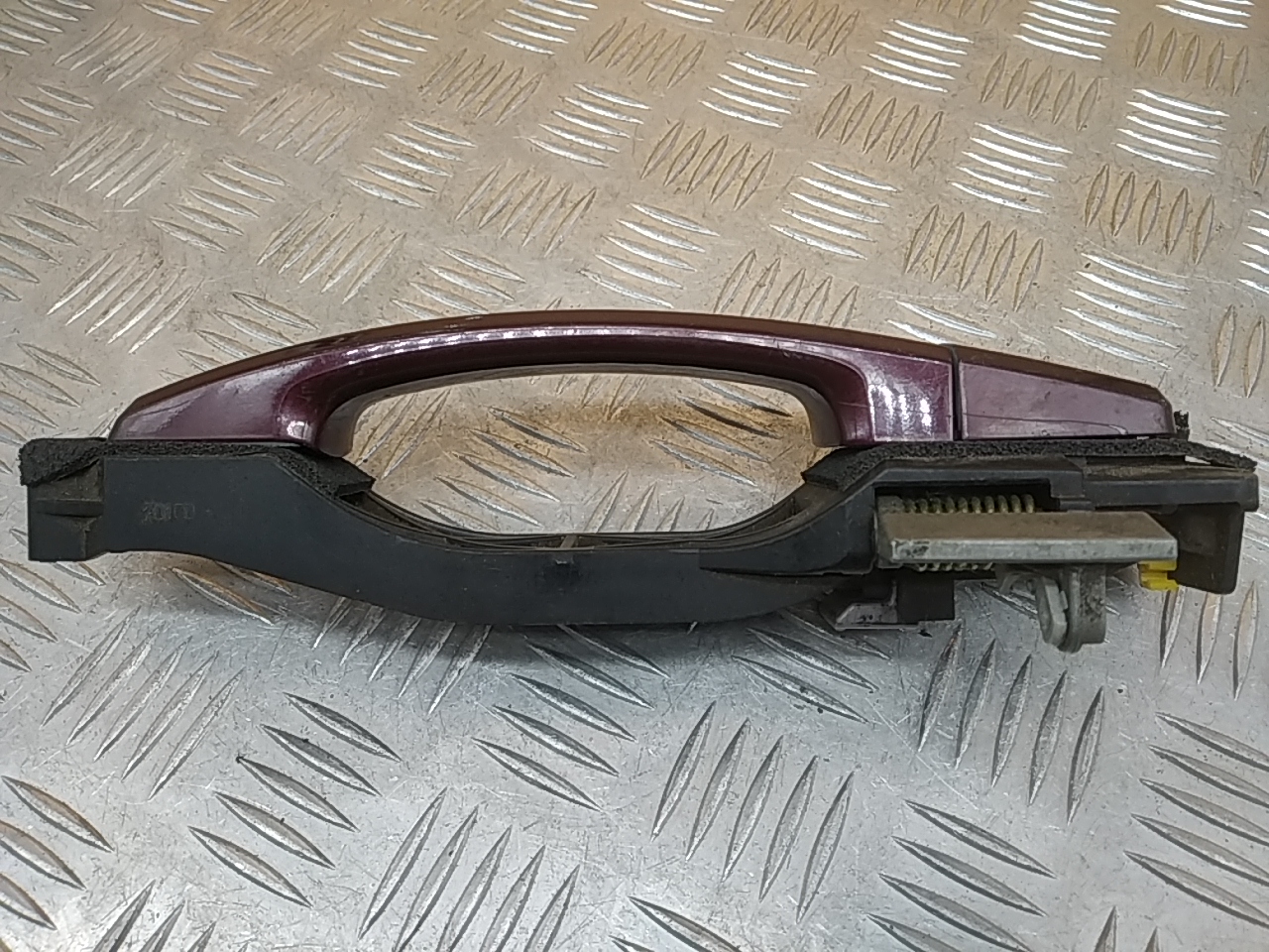 Ручка двери передней наружная правая