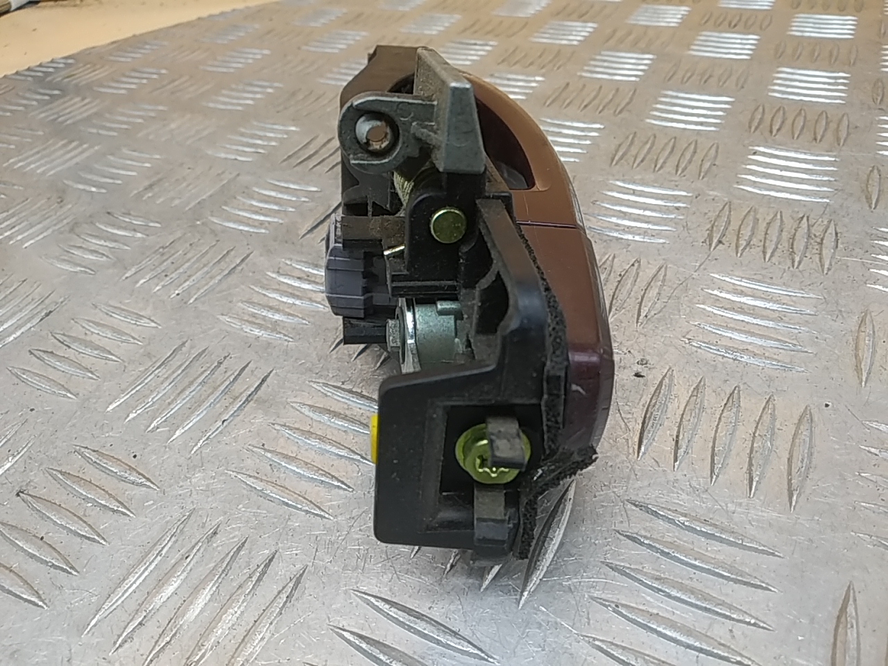 Ручка двери передней наружная правая