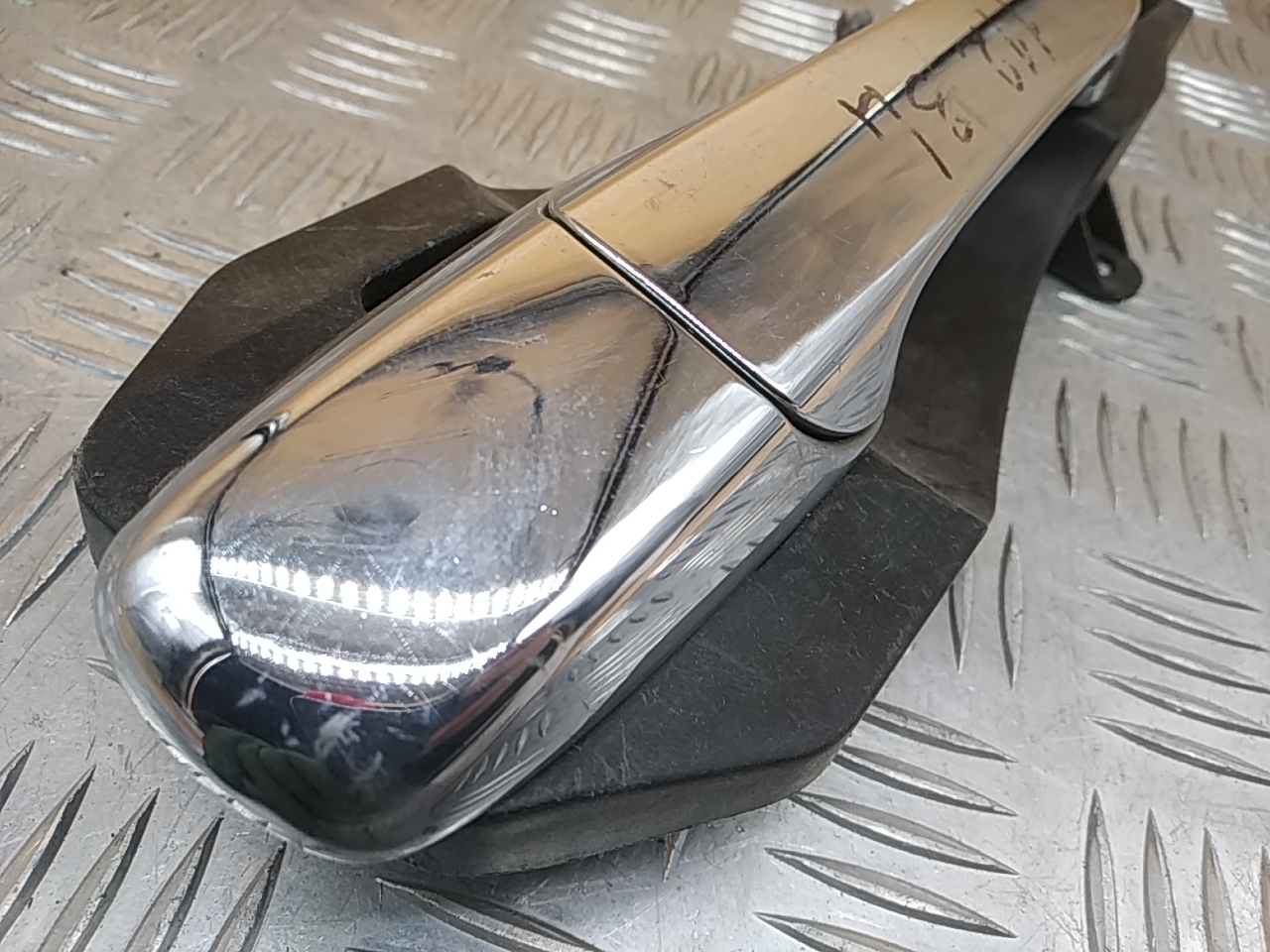 Ручка двери задней наружная левая