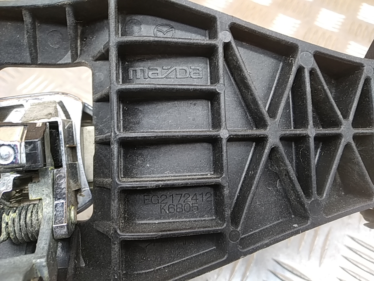 Ручка двери задней наружная левая