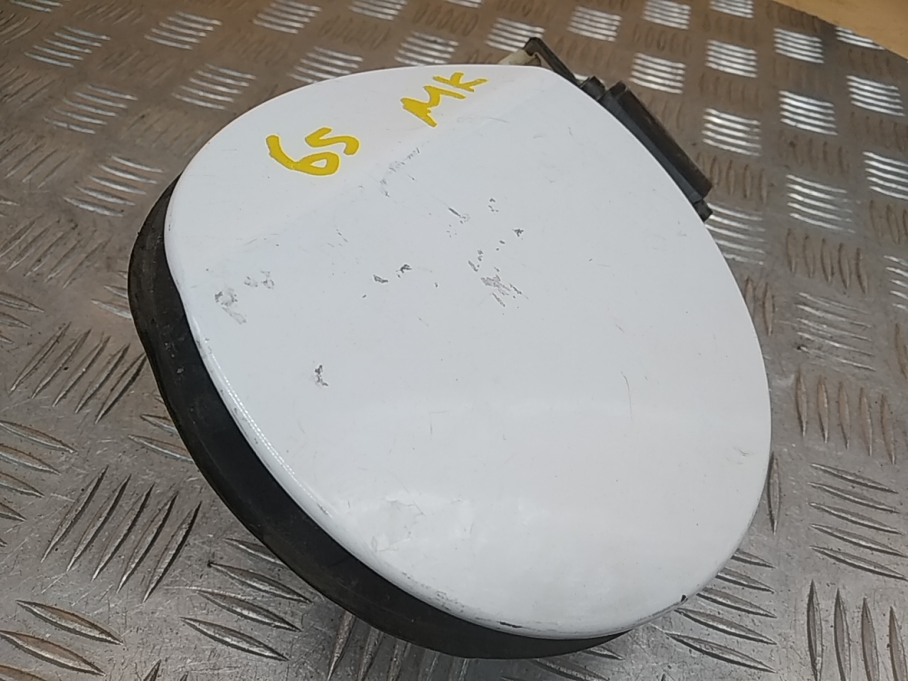 Лючок бензобака