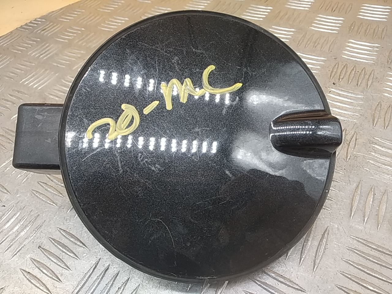 Лючок бензобака