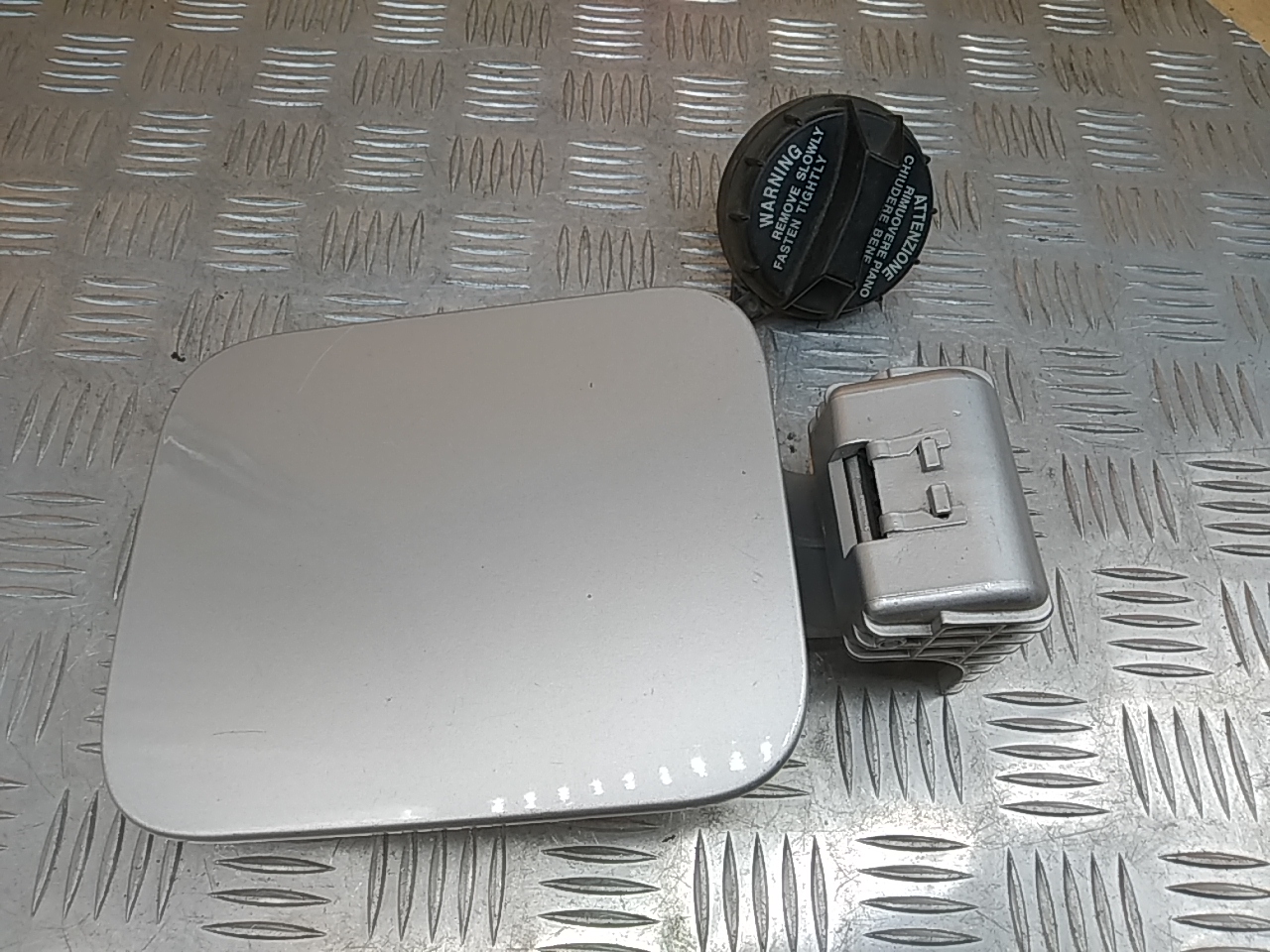 Лючек бензобака