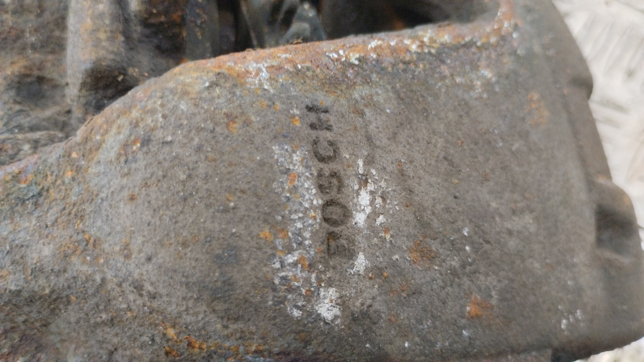 Суппорт передний левый