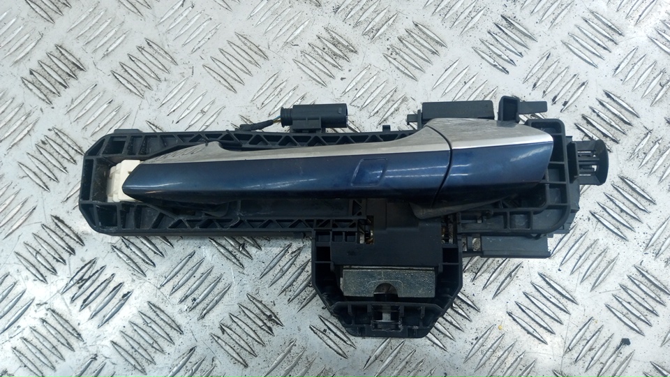 Ручка двери задней наружная левая