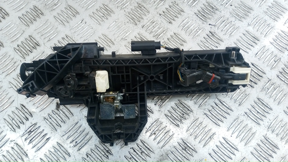 Ручка двери задней наружная левая