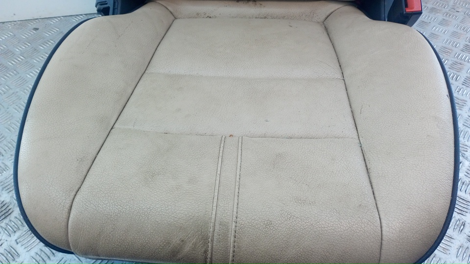 Сиденье переднее правое