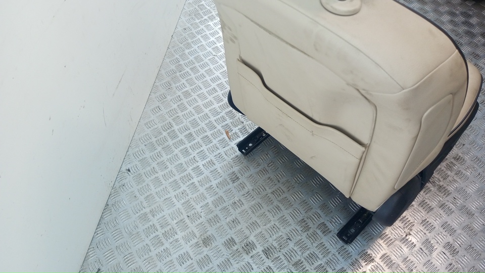 Сиденье переднее правое