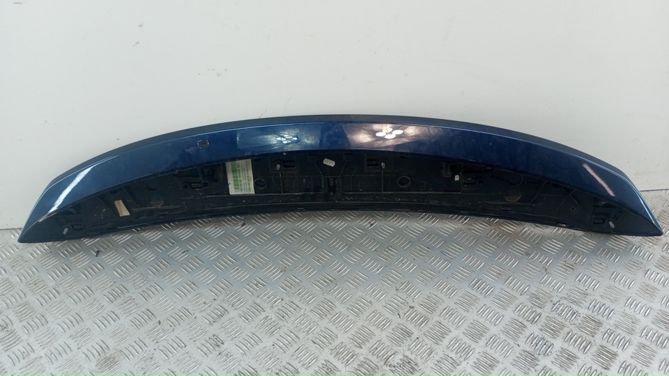 Спойлер (дефлектор) крышки багажника