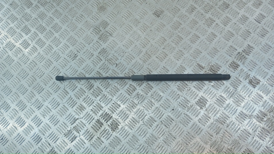 Амортизатор капота