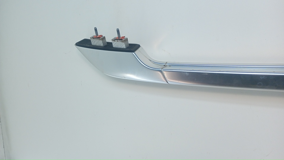 Рейлинг (релинг) левый (планка на крышу)