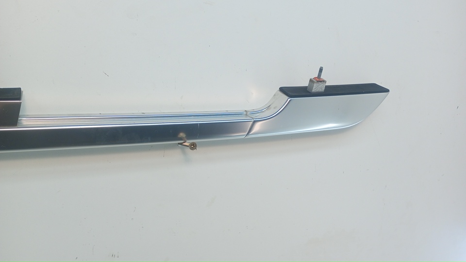 Рейлинг (релинг) левый (планка на крышу)