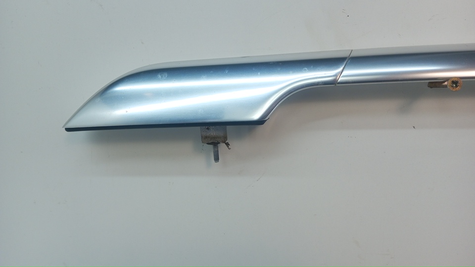 Рейлинг (релинг) правый (планка на крышу)