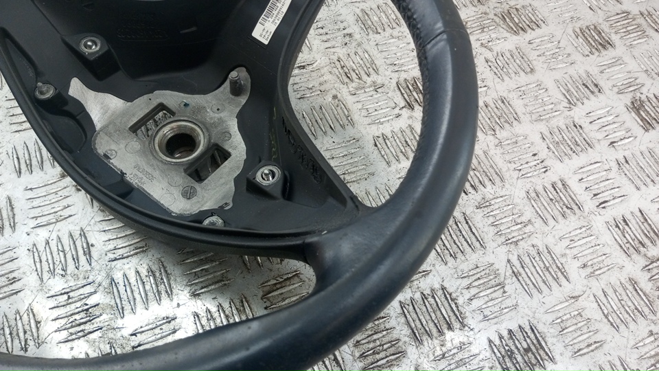 Рулевое колесо (руль)