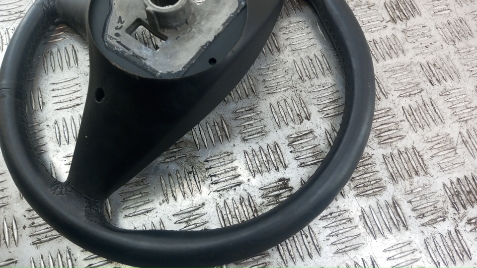 Рулевое колесо (руль)