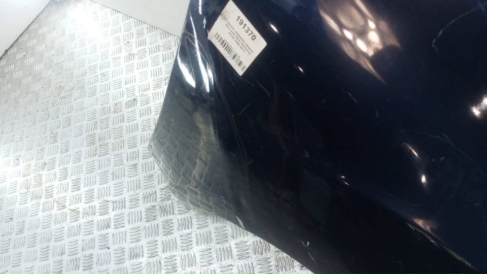 Крыло переднее правое